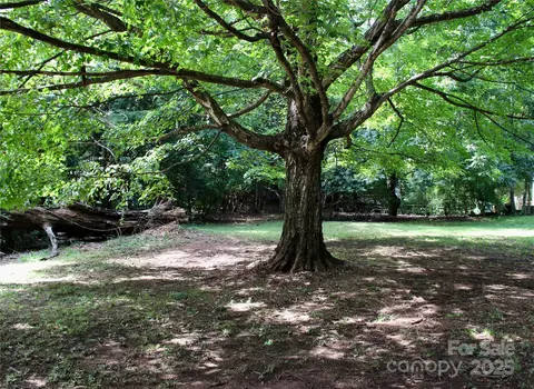 000 Sardis N Rd N, Charlotte, NC 28270