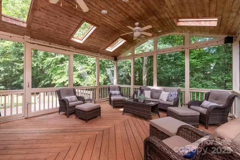 2524 Macie Glen Ct, Matthews, NC 28105
