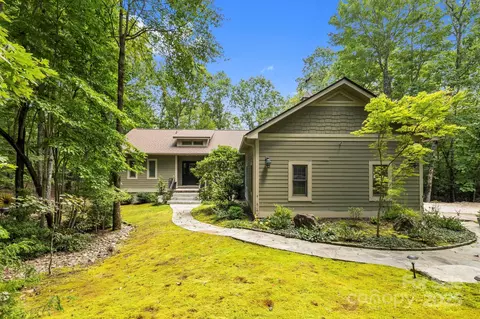 21 Waga Ct, Brevard, NC 28712