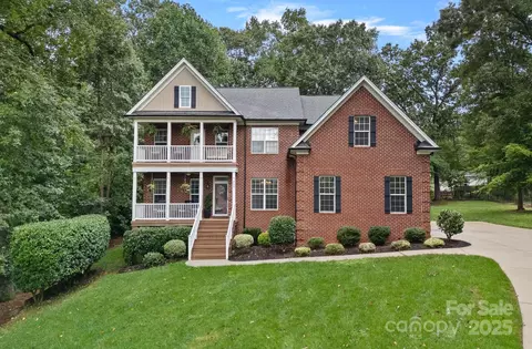 323 Laurel Crest Dr, Kannapolis, NC 28081