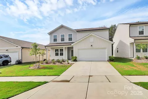 7013 Gale Force Ln, Charlotte, NC 28216