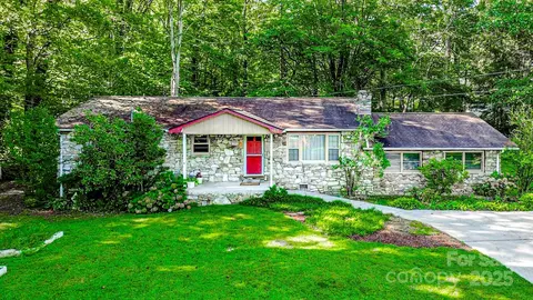 193 Domeno Dr, Swannanoa, NC 28778