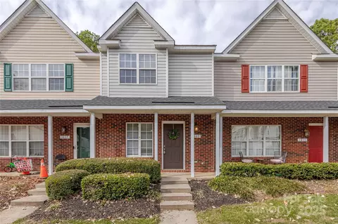 1809 Birch Heights Ct, Charlotte, NC 28213