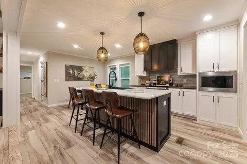 121 Green St, Connelly Springs, NC 28612