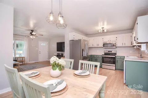 418 Pigeon Ln, York, SC 29745