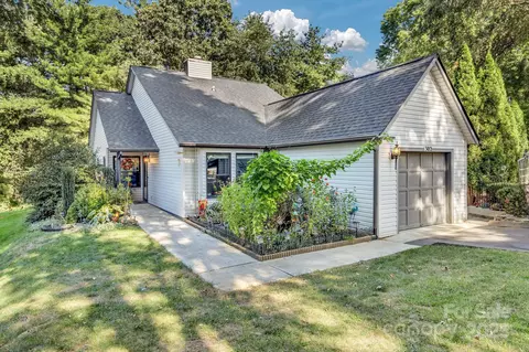 302 Oak Pl, Asheville, NC 28803