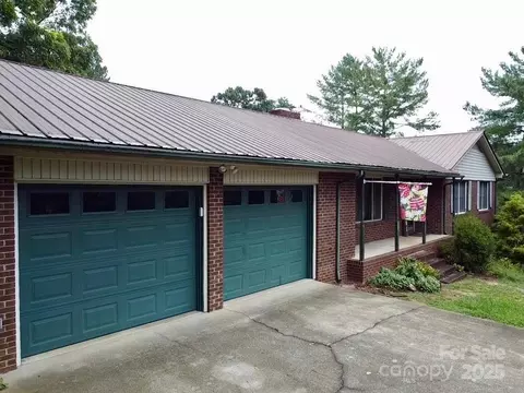 3411 Gaddy Dr, Trinity, NC 27370