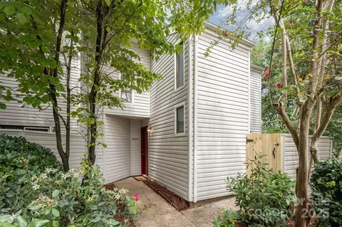 7800 Hummingbird Ln, Charlotte, NC 28212