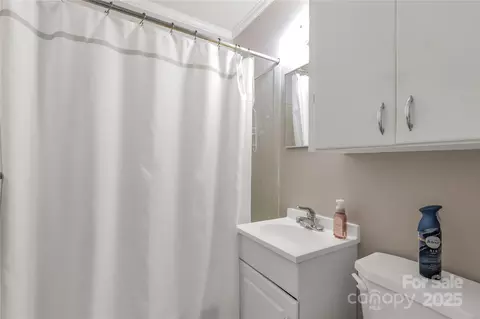 Bath - 1015 Grace Ave, Lancaster, SC 29720 photo 1 of 1