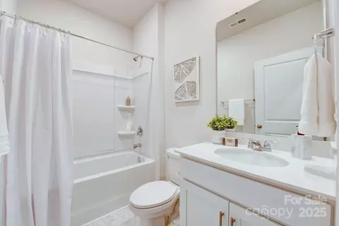 Bath - 1121 Secrest Commons Dr, Monroe, NC 28112 photo 2 of 2