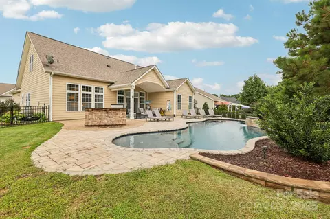 209 Hunters Hill Dr, Statesville, NC 28677