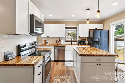 Kitchen - 87 2nd St, Marion, NC 28752 photo 2 of 6