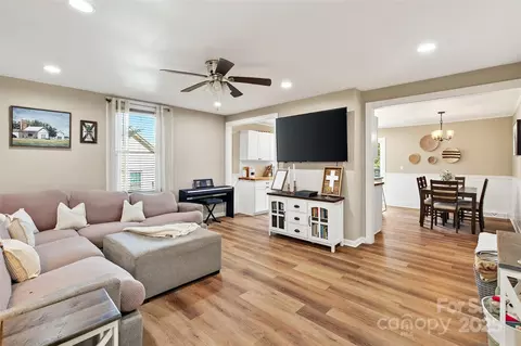 Living - 87 2nd St, Marion, NC 28752 photo 1 of 3