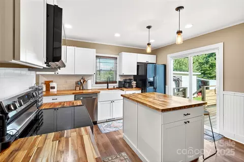 Kitchen - 87 2nd St, Marion, NC 28752 photo 4 of 6