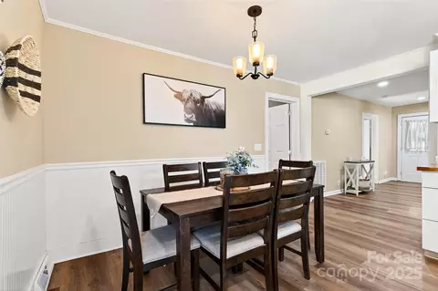 Dining - 87 2nd St, Marion, NC 28752 photo 1 of 2