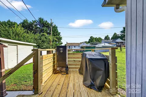 Exterior - 87 2nd St, Marion, NC 28752 photo 4 of 8