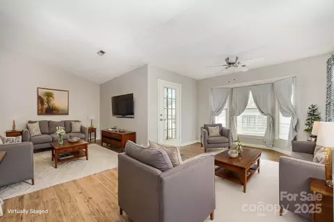 6219 Rosecroft J Dr #J, Charlotte, NC 28215