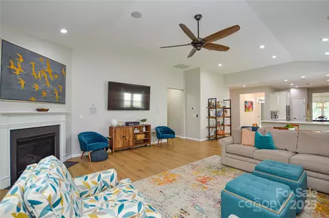 Living - 86506 Arrington Rd, Lancaster, SC 29720 photo 3 of 3