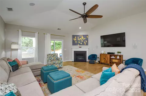 Living - 86506 Arrington Rd, Lancaster, SC 29720 photo 2 of 3
