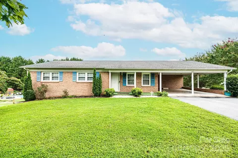 2541 Raintree St, Connelly Springs, NC 28612