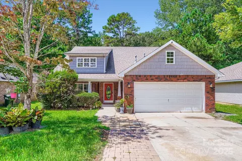 10605 Turkey Point Dr, Charlotte, NC 28214
