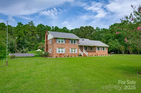 160 Celtic Ln, Winnsboro, SC 29180