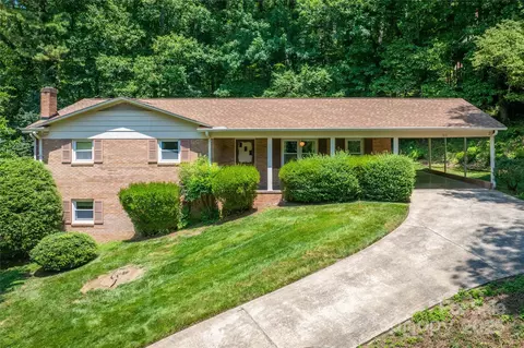 810 Devonshire Sw Ct SW, Lenoir, NC 28645