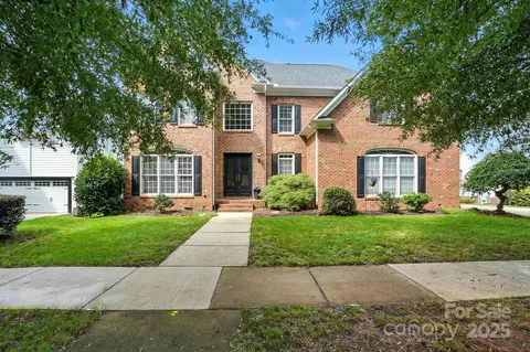 16135 Hallaton Dr, Huntersville, NC 28078