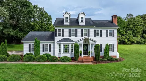 2169 E Winds Ave, Morganton, NC 28655