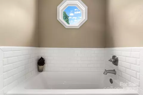 Bath - 2169 E Winds Ave, Morganton, NC 28655 photo 1 of 1