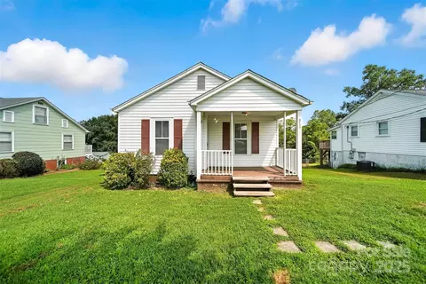 3184 Anderson St, Claremont, NC 28610