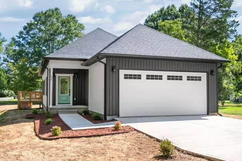 596 Goldmoor Ne Dr NE, Concord, NC 28025