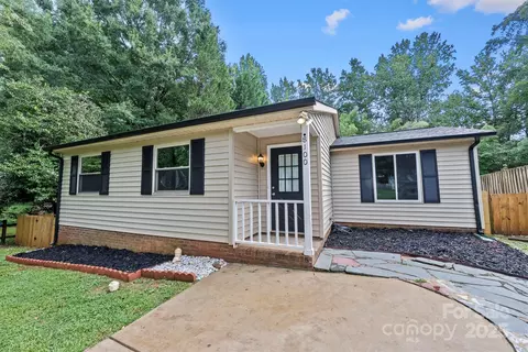 8100 Bald Ridge Dr, Charlotte, NC 28227