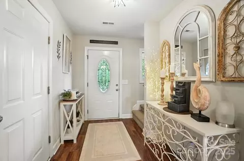Entry Way - 703 Brookcrest Dr, Kannapolis, NC 28081 photo 2 of 4
