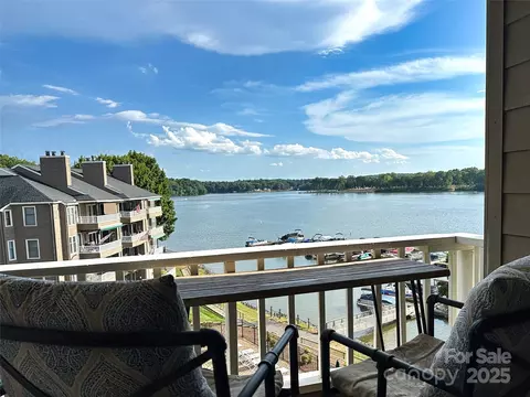 9809 Emerald Point 11 Dr #11, Charlotte, NC 28278