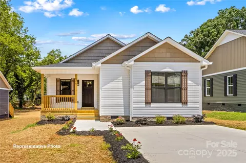 620 W Bell St, Statesville, NC 28677
