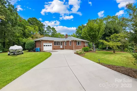 207 2nd Ne Ave NE, Catawba, NC 28609