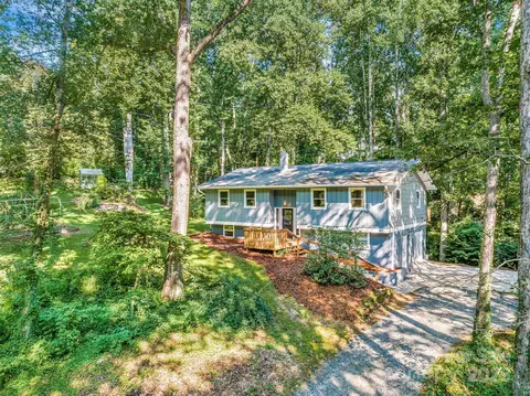 87 Crows Nest Rd, Hendersonville, NC 28791