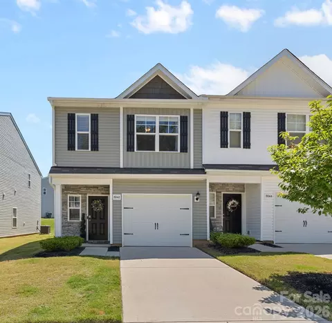 8048 Alderton Ln, Charlotte, NC 28215