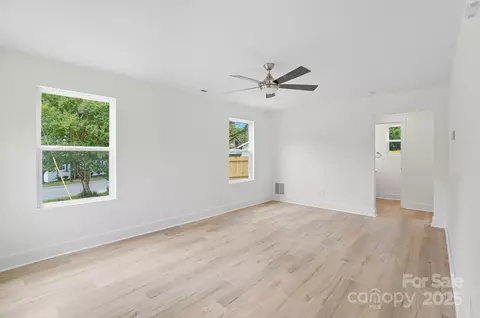 846 Murphy St, Kannapolis, NC 28081 photo 4