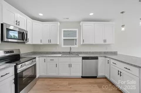 846 Murphy St, Kannapolis, NC 28081 photo 18