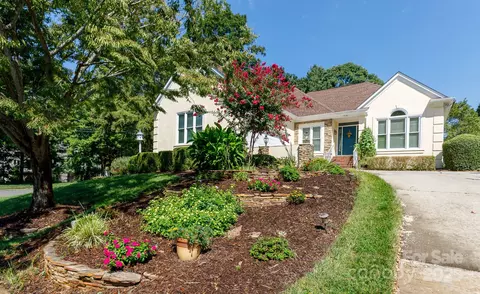 4138 Fairway Downs Ct, Charlotte, NC 28277