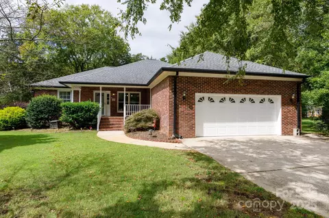 8282 Scarlet Oak Ct, Harrisburg, NC 28075