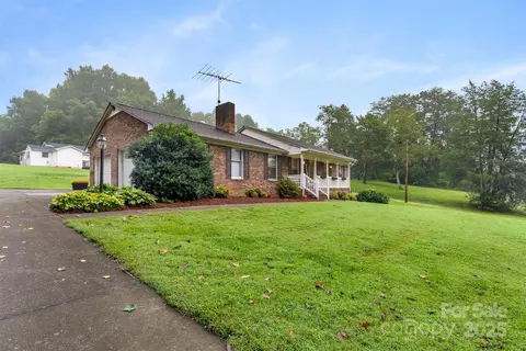 3751 Thomasville Rd, Winston Salem, NC 27107