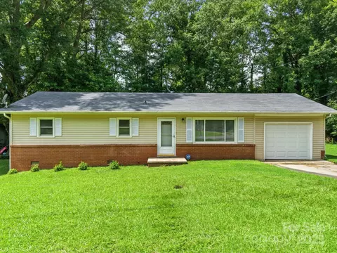 308 Taylor Dr, Stanley, NC 28164