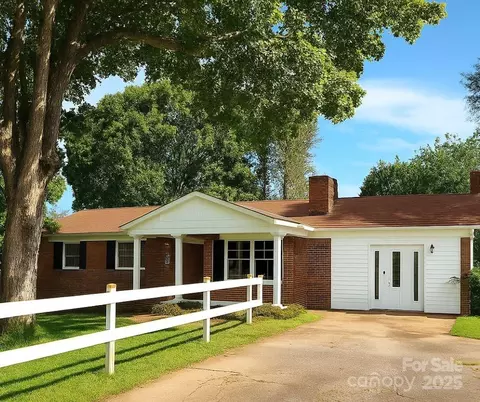 7390 Burke County Line Rd, Hickory, NC 28602