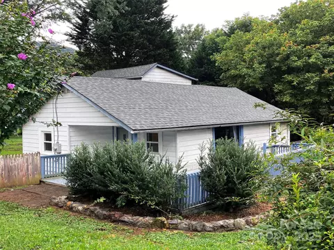 120 Harrison St, Swannanoa, NC 28778