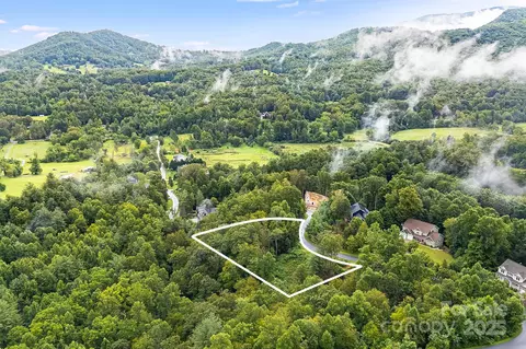 9999 Sovereign 20 Ln #20, Fairview, NC 28730