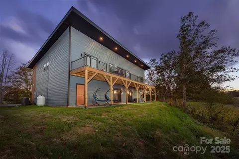 28 Trinity Hills Dr, Weaverville, NC 28787