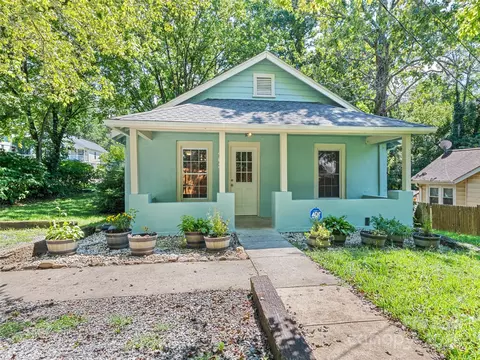 468 Deaverview Rd, Asheville, NC 28806